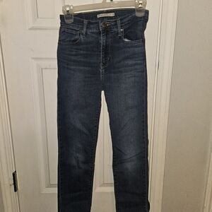 Signature by Levi Strauss Women's Dark Blue Cropped Jeans